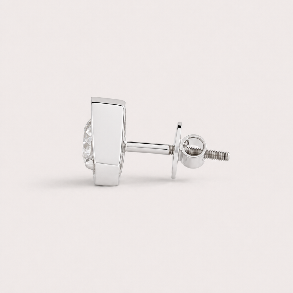 Opulent Men's Diamond Stud
