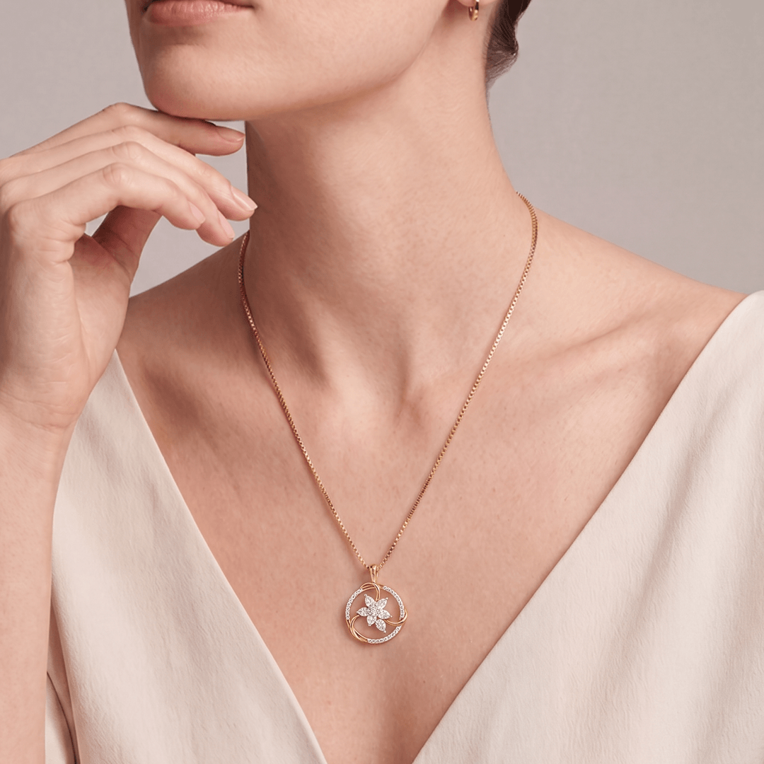 Elderflower Halo Floral Diamond Pendant