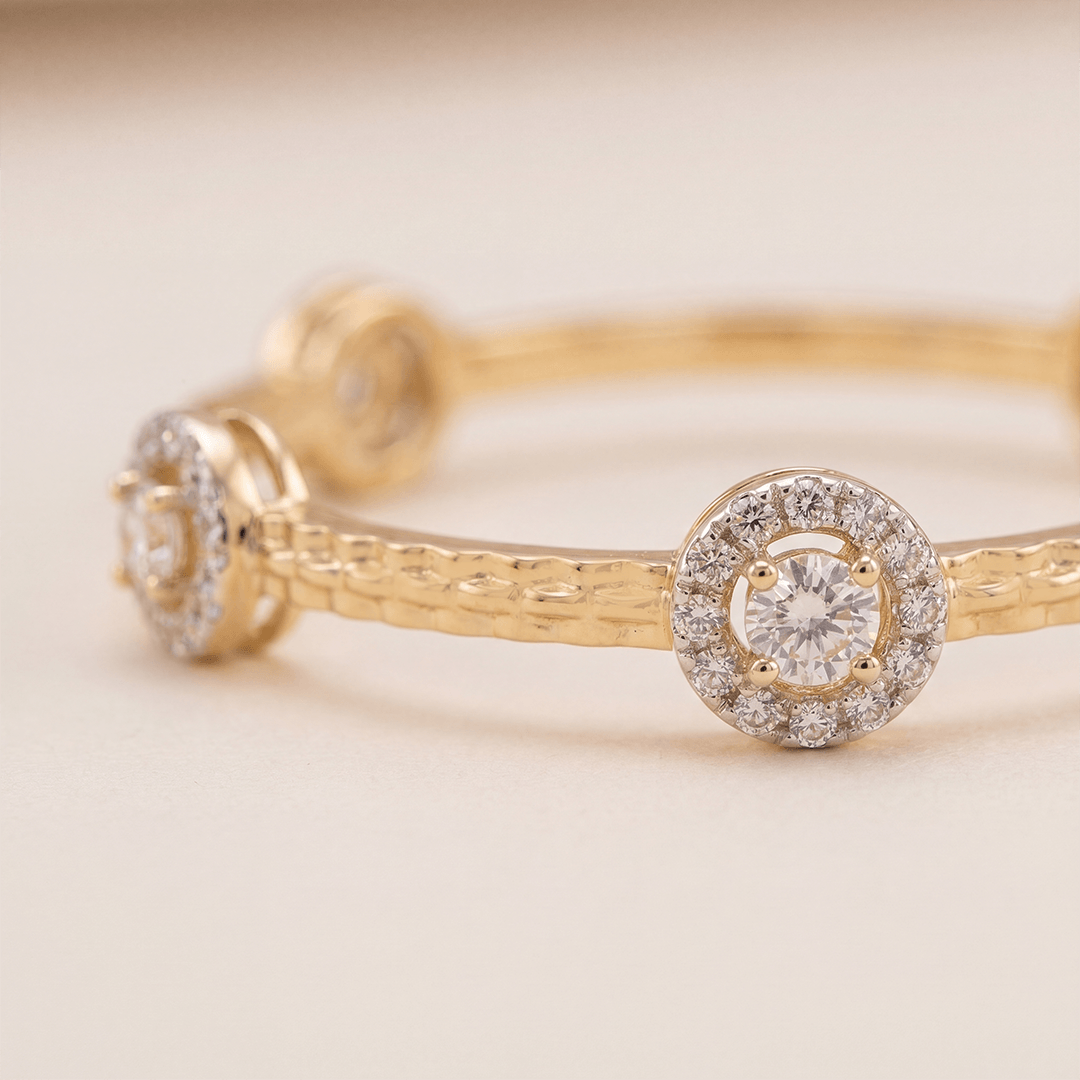 Lumière Éternelle Station Diamond Bangle