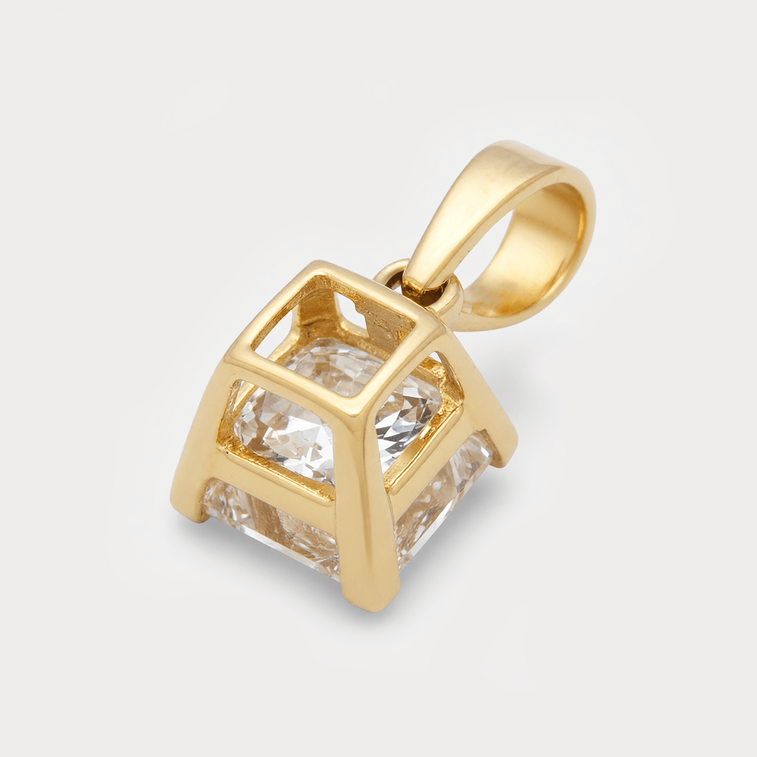 Captivante Solitaire Diamond Pendant