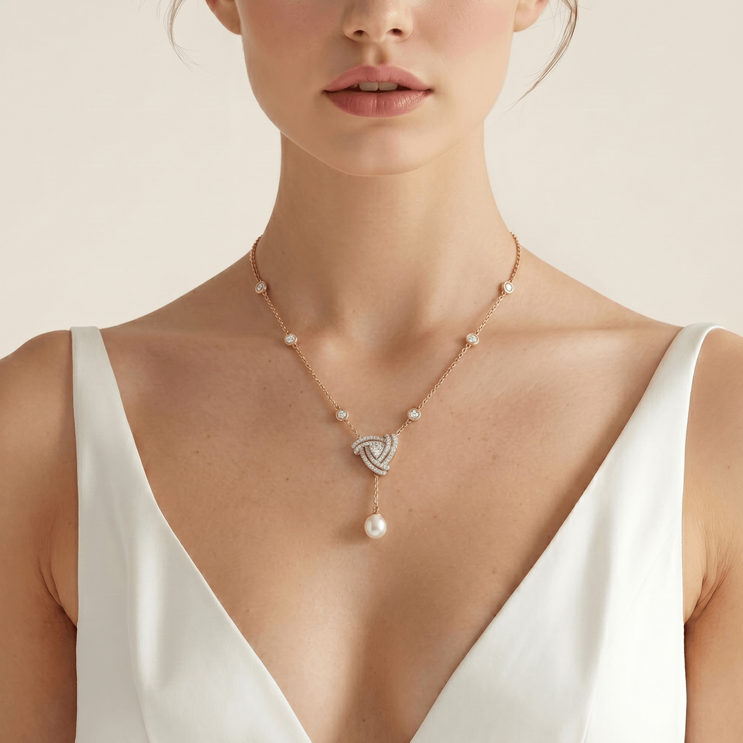 Promise Knots Stelliflora Floral-Nakshatra Diamond Pendant Chain